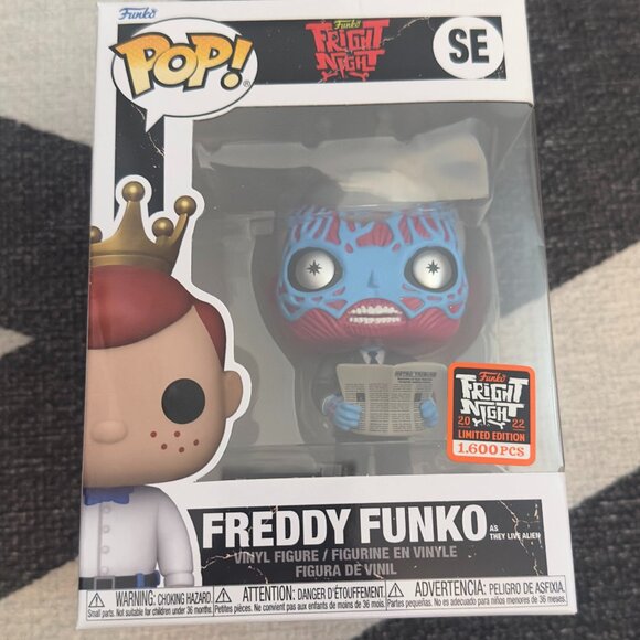 Funko Pop Freddy Funko They Live Alien Fright Night 2022 LE 1600 PCS Exclusive - Picture 1 of 7